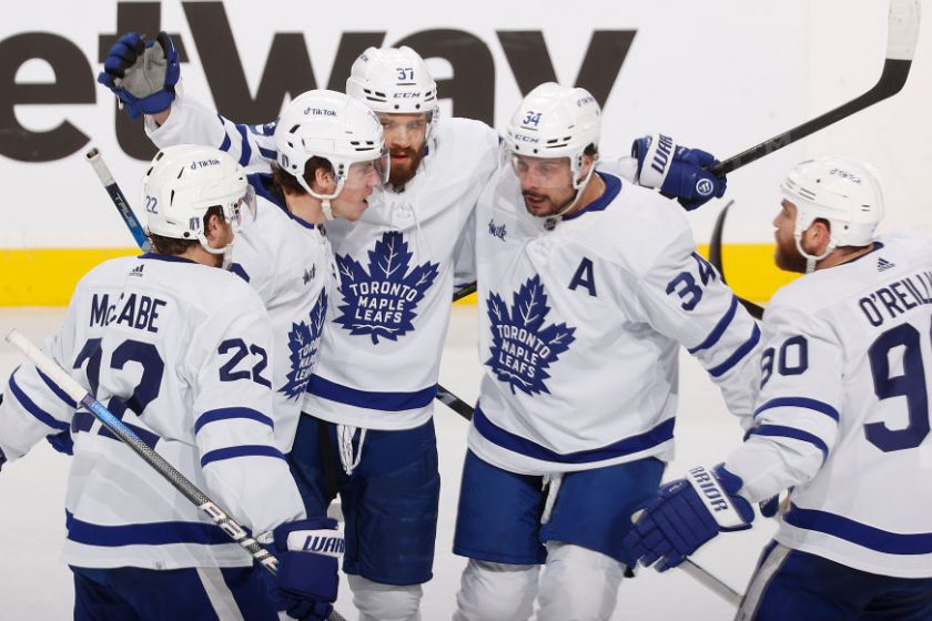 Életben maradt a Leafs, visszavágott az Oilers az NHL-ben