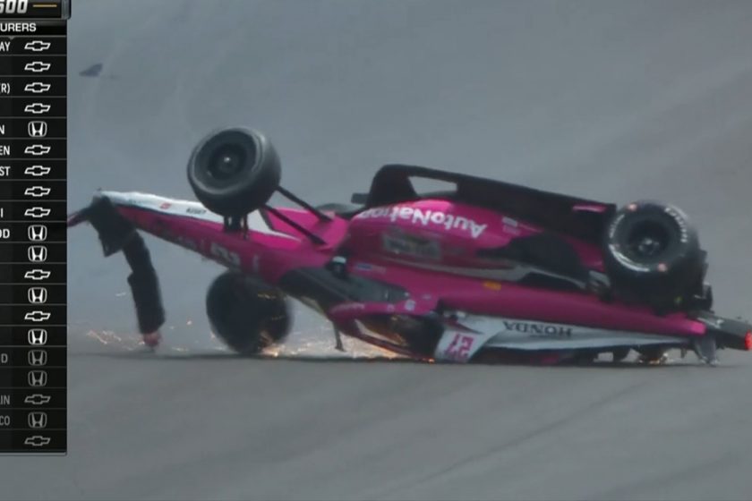 Nagy balesetek miatt leállították az Indy 500-at