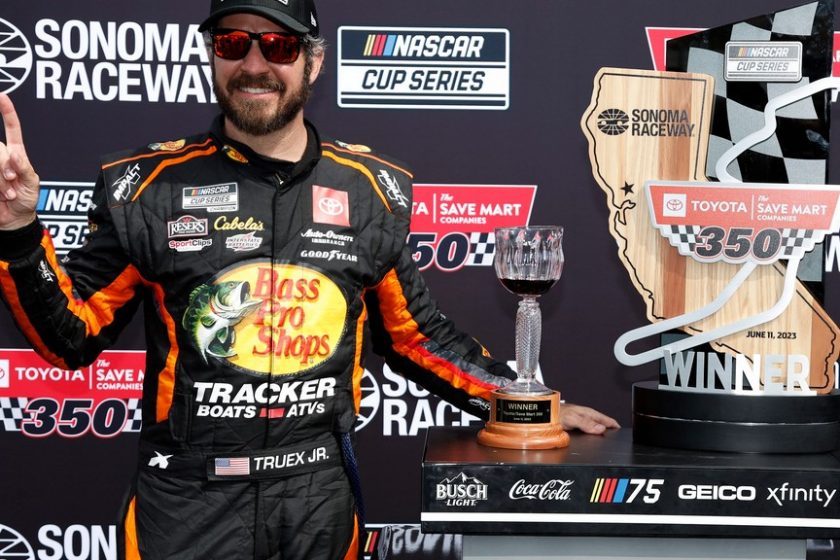 Martin Truex Jr. negyedszer nyert Sonomában és az élre állt