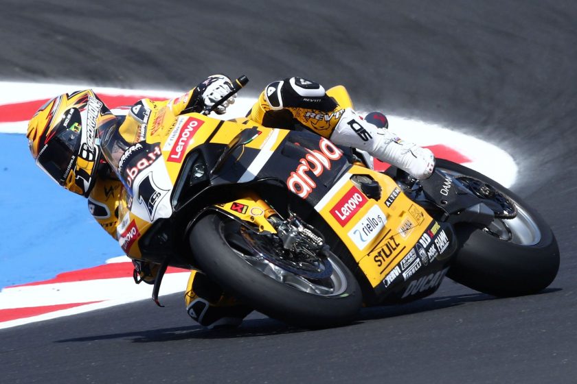Egy emberes show-ba ment át a Superbike