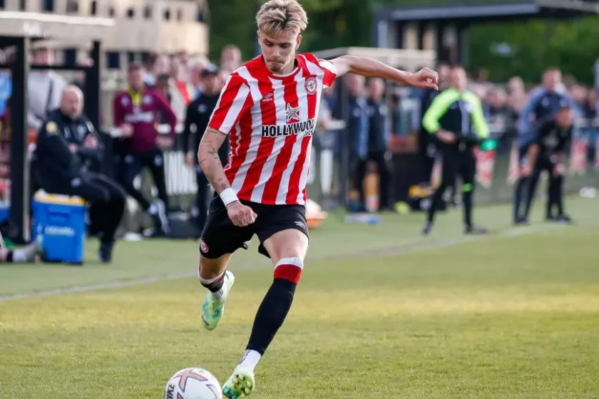 Romeo Beckham végleg a Brentfordban marad