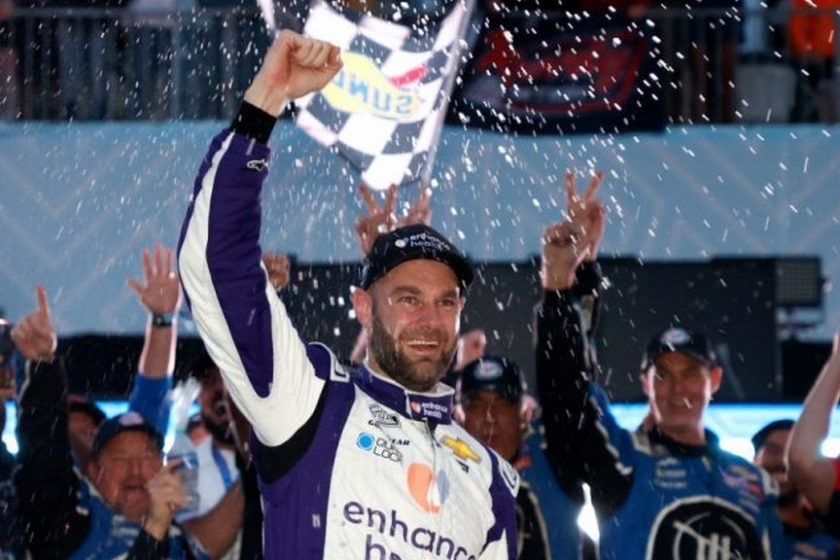 Van Ginsbergen visszatér a NASCAR-sorozatba