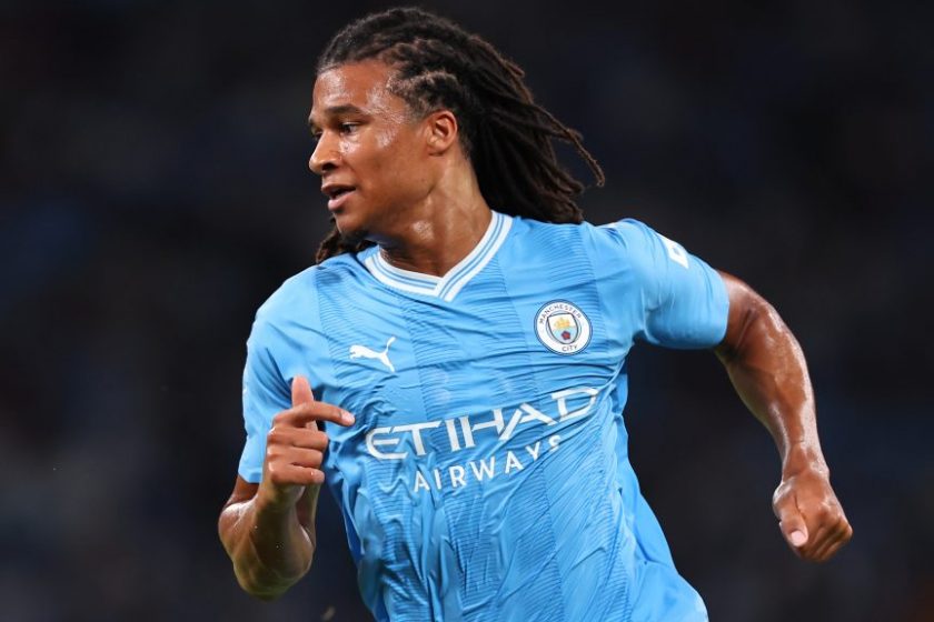 Hosszabbított védőjével a ManCity