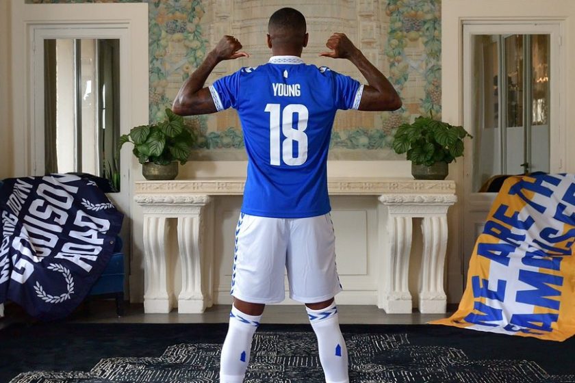 38 éves angol válogatottal erősített az Everton