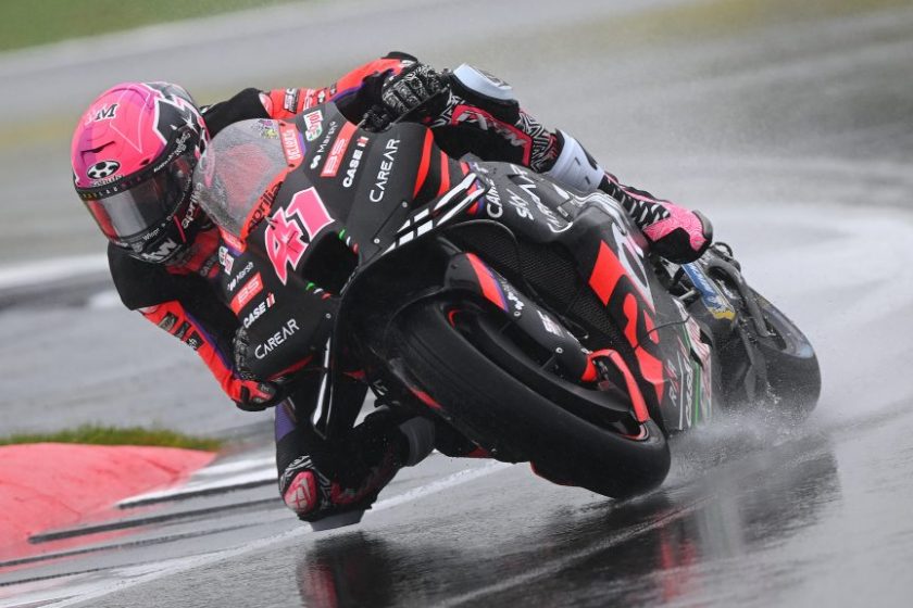 Espargaro az utolsó körben előzött, behúzta a Brit GP-t